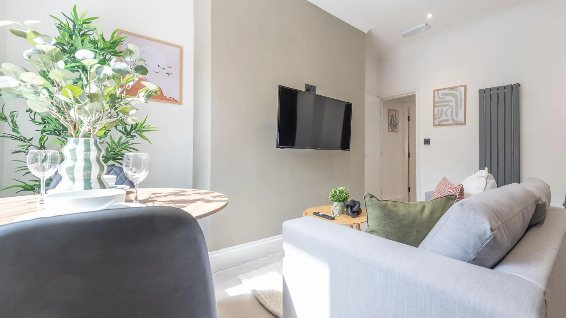 Modern 1 Bedroom Flat Near Leeds City With Free Parking, Ideal For Contractors & Long Stays - Nordstay Apartament Leeds (West Yorkshire)